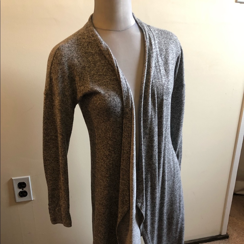 White House Black Market 3/4 Soft Fly Away Cardi